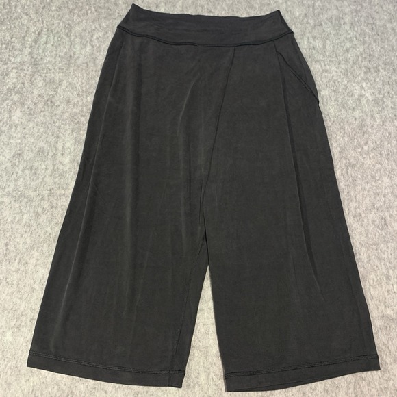 lululemon athletica Pants - Lululemon Wide Leg HR Pull-On Crop Black Yoga Pant Women's Size 8